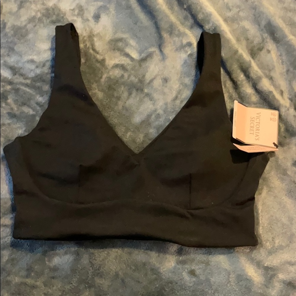 Victoria’s Secret sports bra - NWT